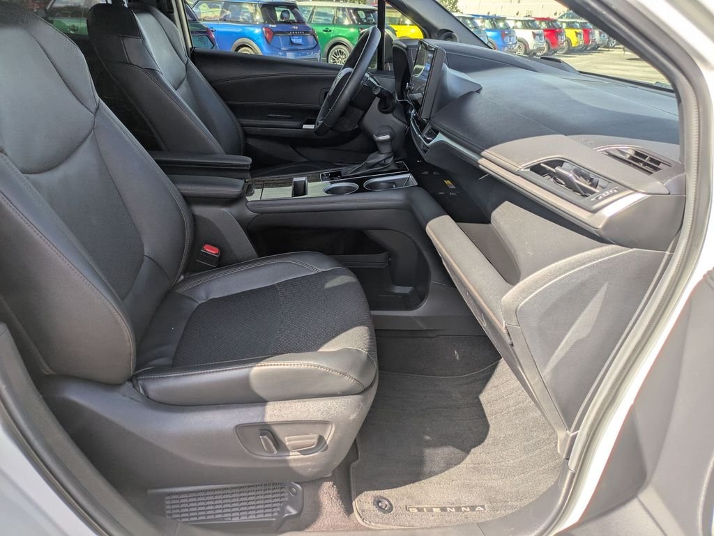 Used 2025 Beige Toyota Platinum image 24