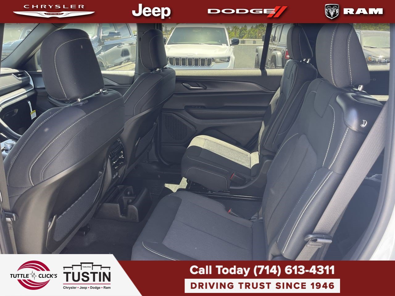 New 2026 Bright White Clear-Coat Exterior Paint Jeep Laredo X image 18