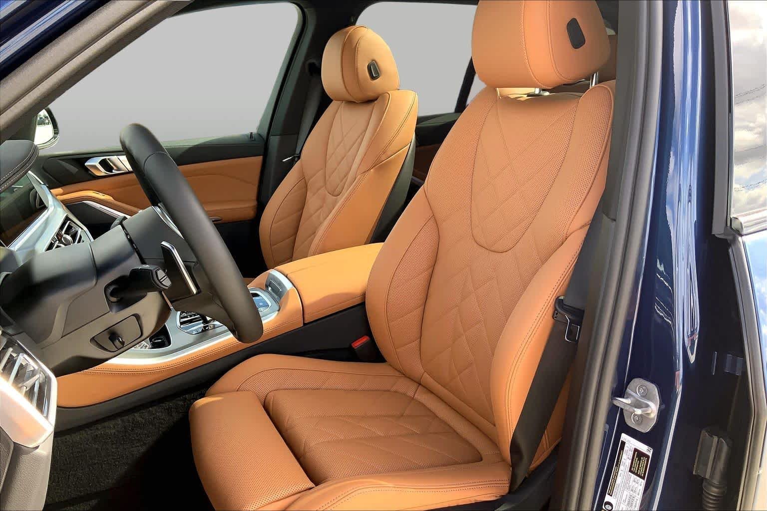 Used 2023 Phytonic Blue Metallic BMW xDrive40i image 7