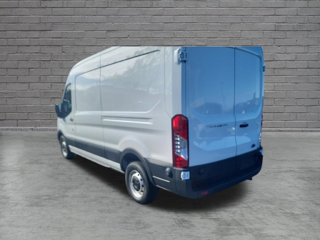 Used 2024  Ford  image 6