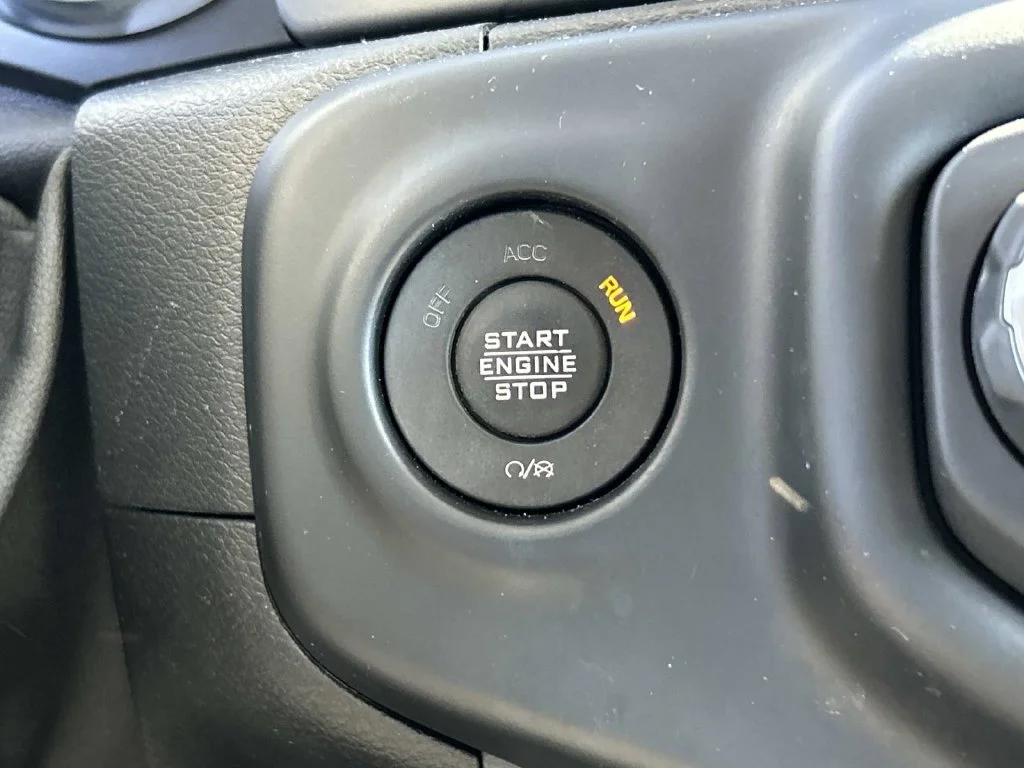 Used 2021 White Jeep Sport S image 42