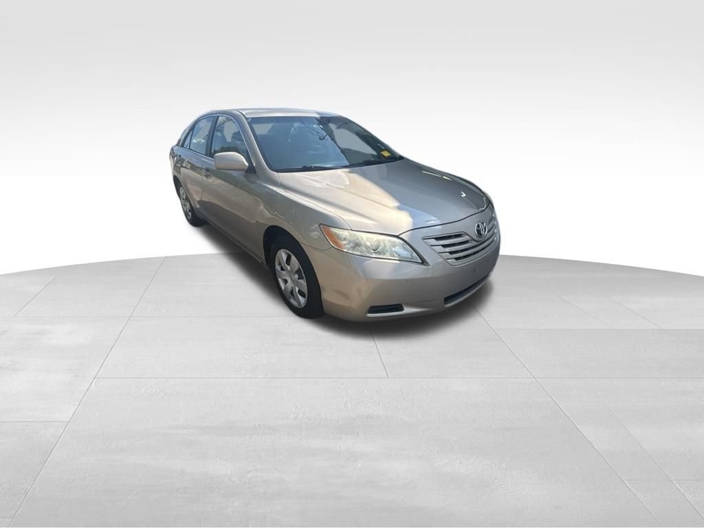 Used 2009 Gold Toyota LE image 8