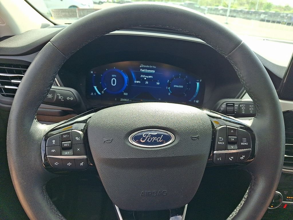 Used 2022 Black Ford SEL image 20