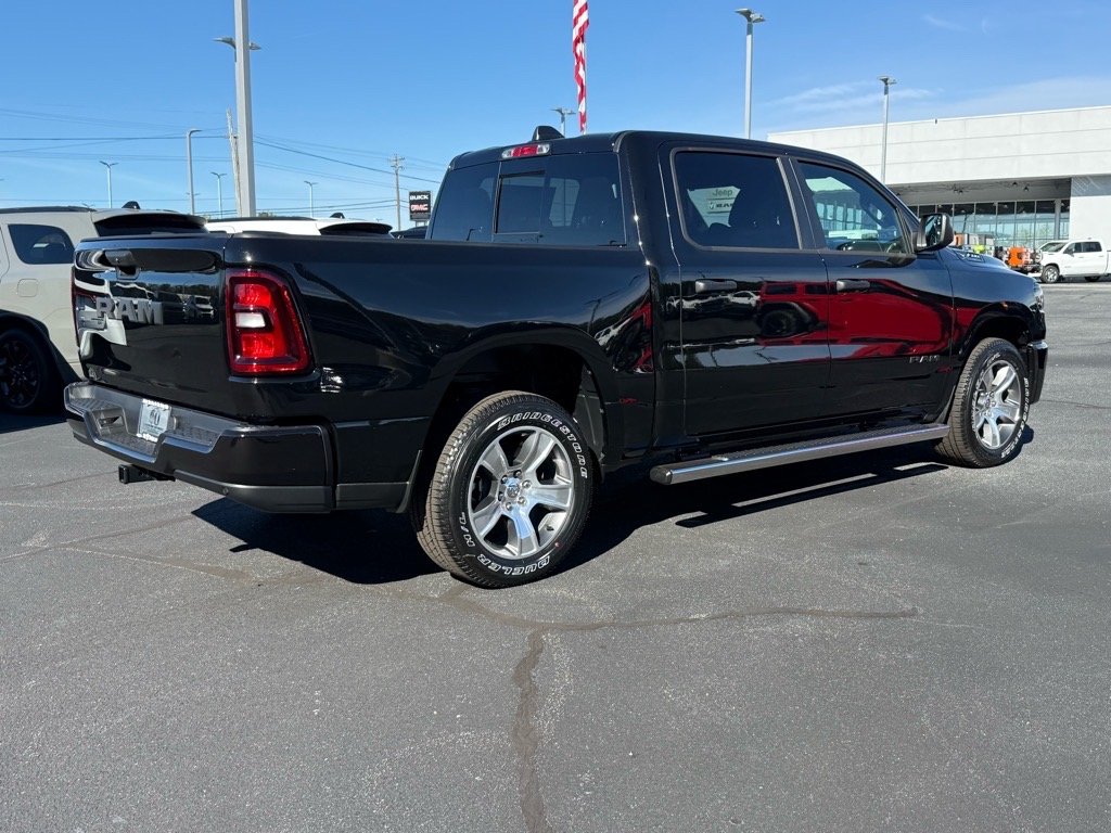 2025 Ram 1500 Tradesman photo 3