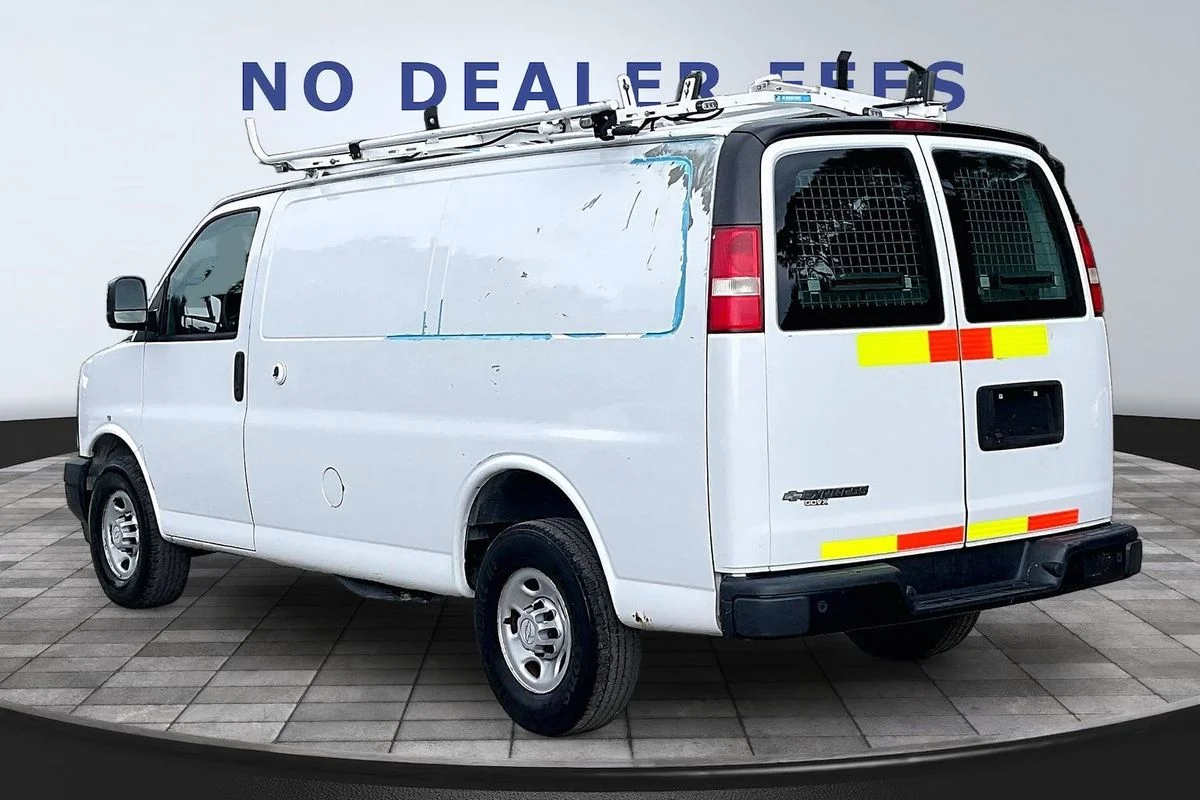 Used 2018  Chevrolet Work Van image 4
