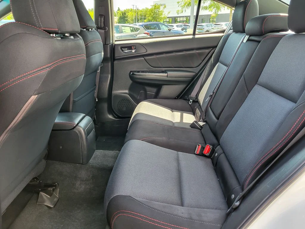 Used 2020 White Subaru Base image 9