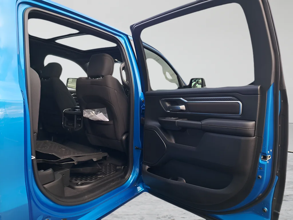 New 2026 Hydro Blue Pearl-Coat Exterior Paint RAM Big Horn/Lone Star image 13