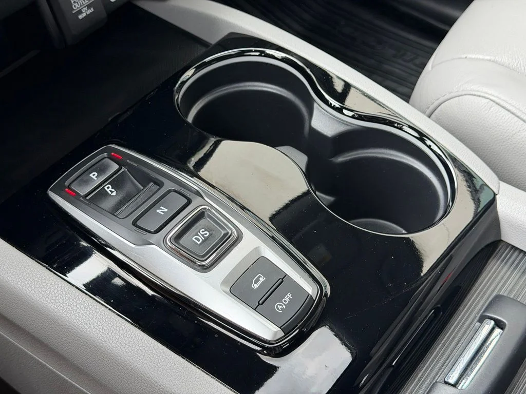 Used 2020 Silver Honda Touring image 15