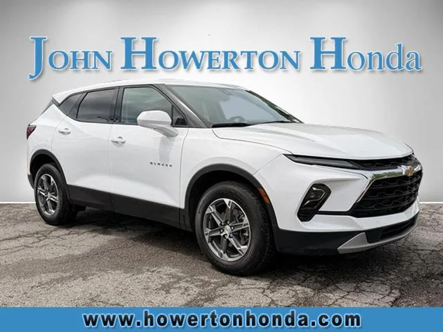 Used 2025 White Chevrolet LT image 1