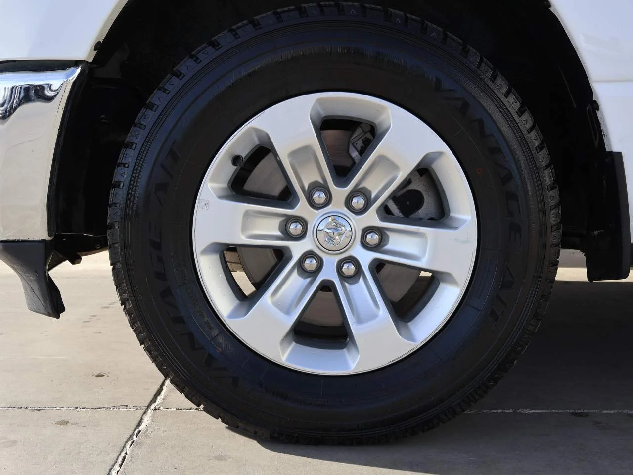 2024 RAM Ram 1500 Pickup Laramie - Photo 6