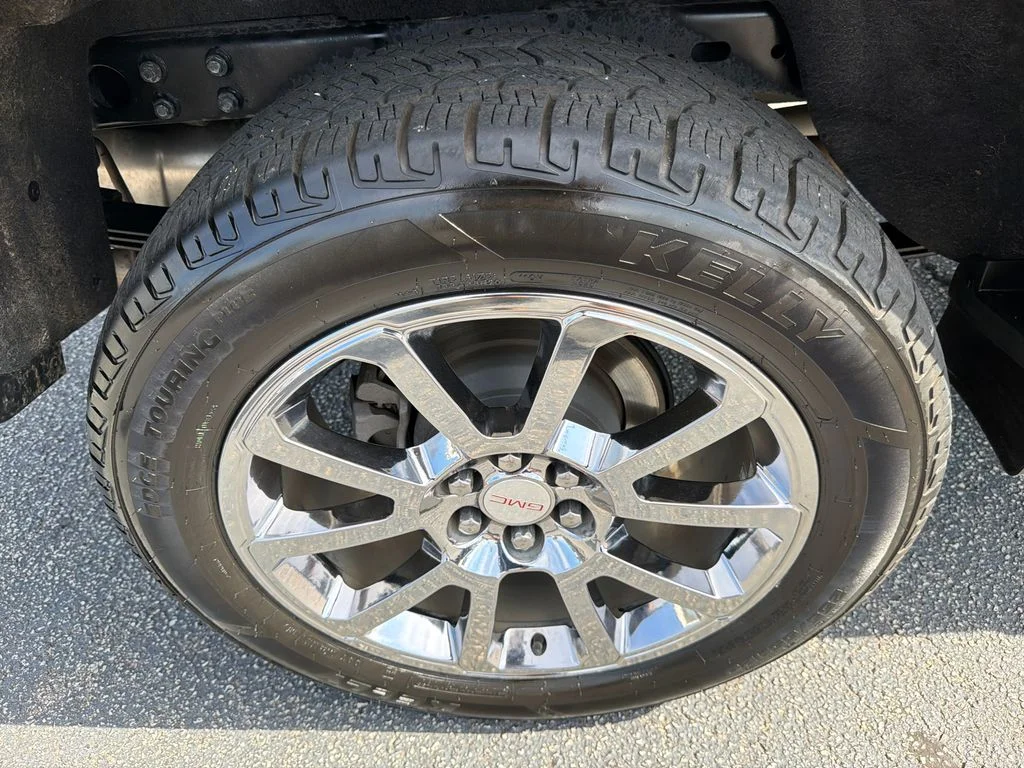 Used 2019 Red GMC Denali image 17