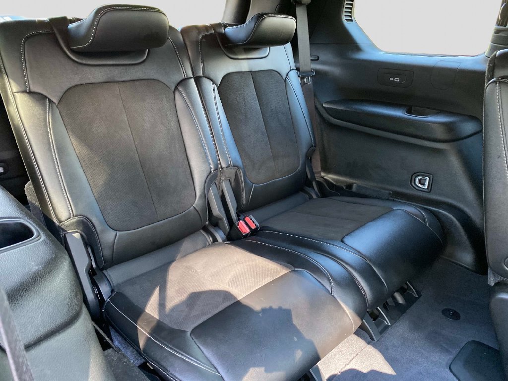 Used 2023 Black Jeep Altitude image 27