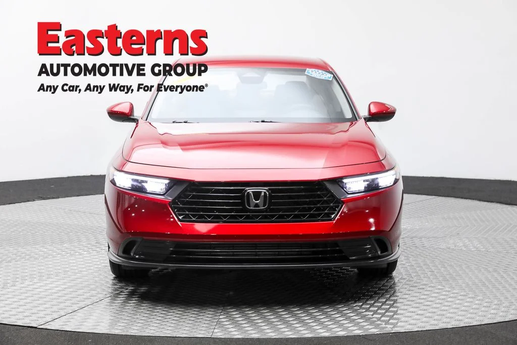 Used 2023 Red Honda LX image 2