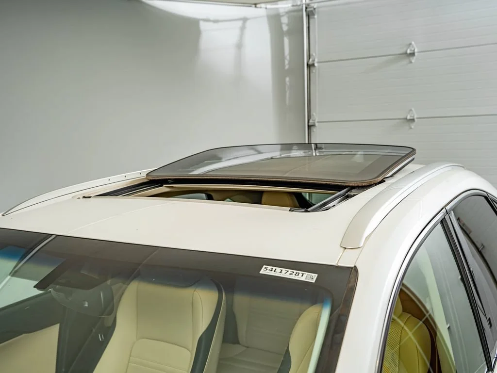 Used 2015 White Pearl Lexus 200t image 17