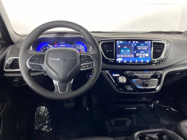 Used 2026 Black Chrysler Select image 20