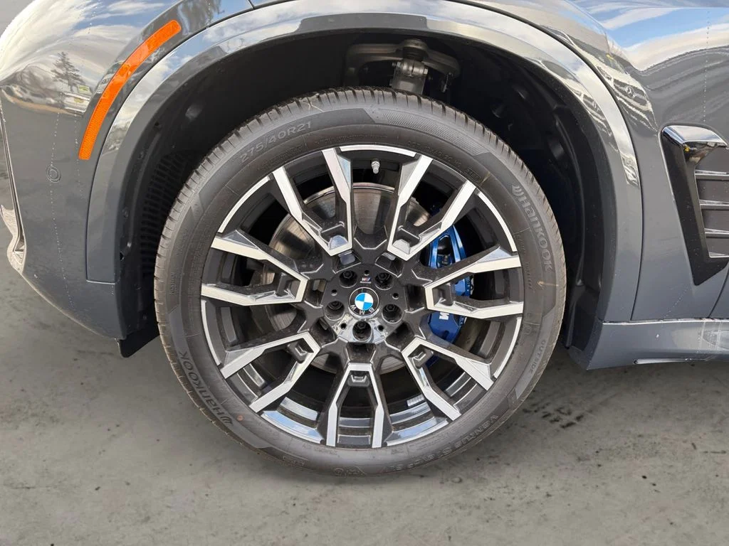 2026 BMW X5 M60i - Photo 9
