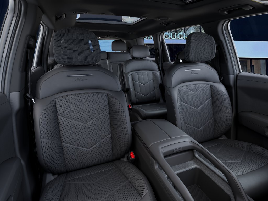 New 2027 Glacial White Pearl Kia X-LINE SX image 15