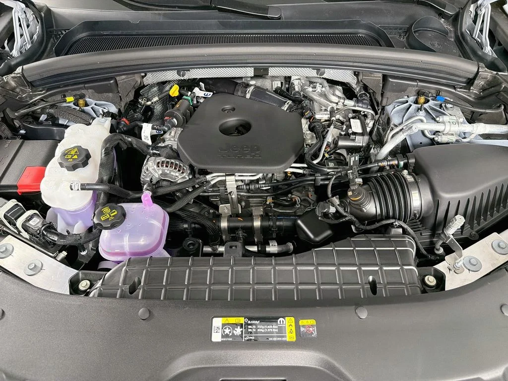 New 2027 White/off-white Jeep Summit image 32