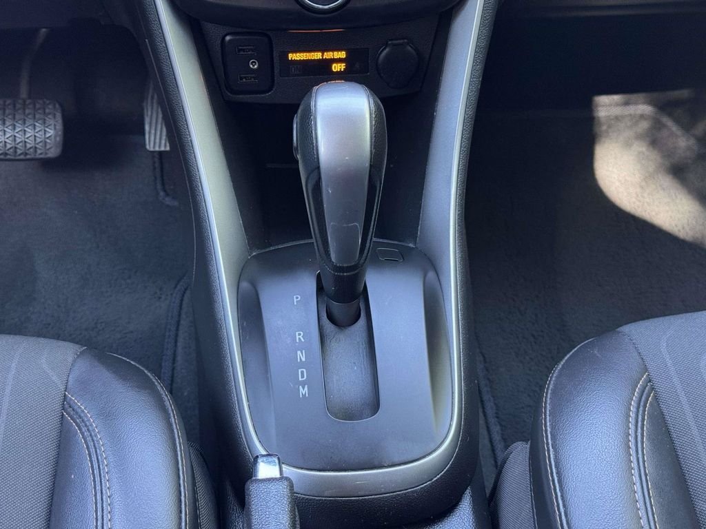Used 2020 White Chevrolet LT image 8