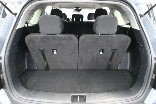 2023 Kia Sorento LX - Photo 40