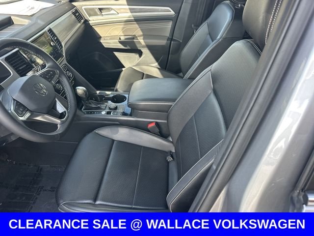 Used 2022 Silver Volkswagen 3.6L V6 SE w/Technology image 18