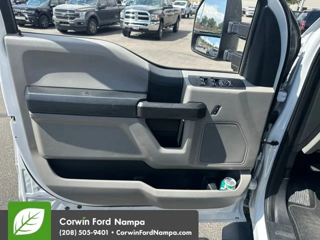 Used 2019 White Ford XL image 16