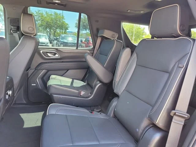 2023 GMC Yukon SLT - Photo 18
