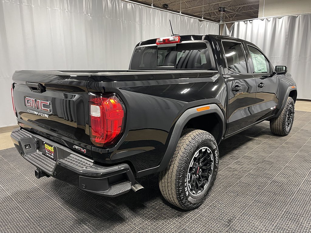 2026 GMC Canyon AT4 - Photo 7
