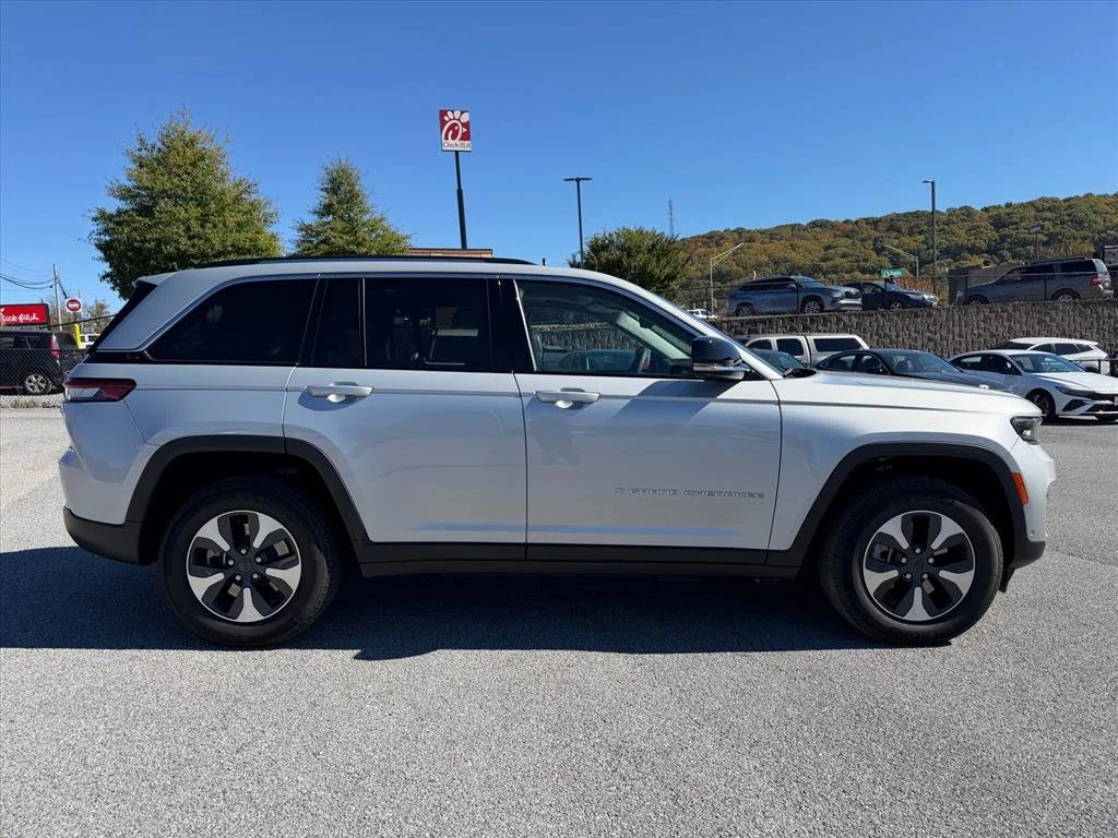 Used 2023 Silver Jeep 4xe image 13