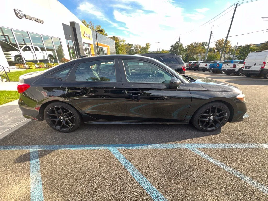Used 2022 Black Honda Sport image 9