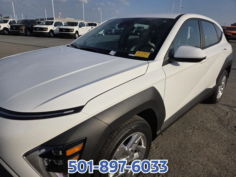 Used 2026 White HYUNDAI SE image 9