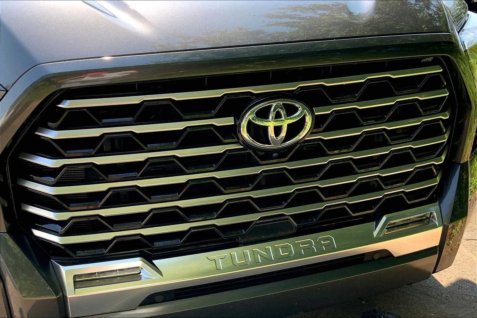 Used 2025 Magnetic Gray Metallic Toyota Capstone Hybrid image 28