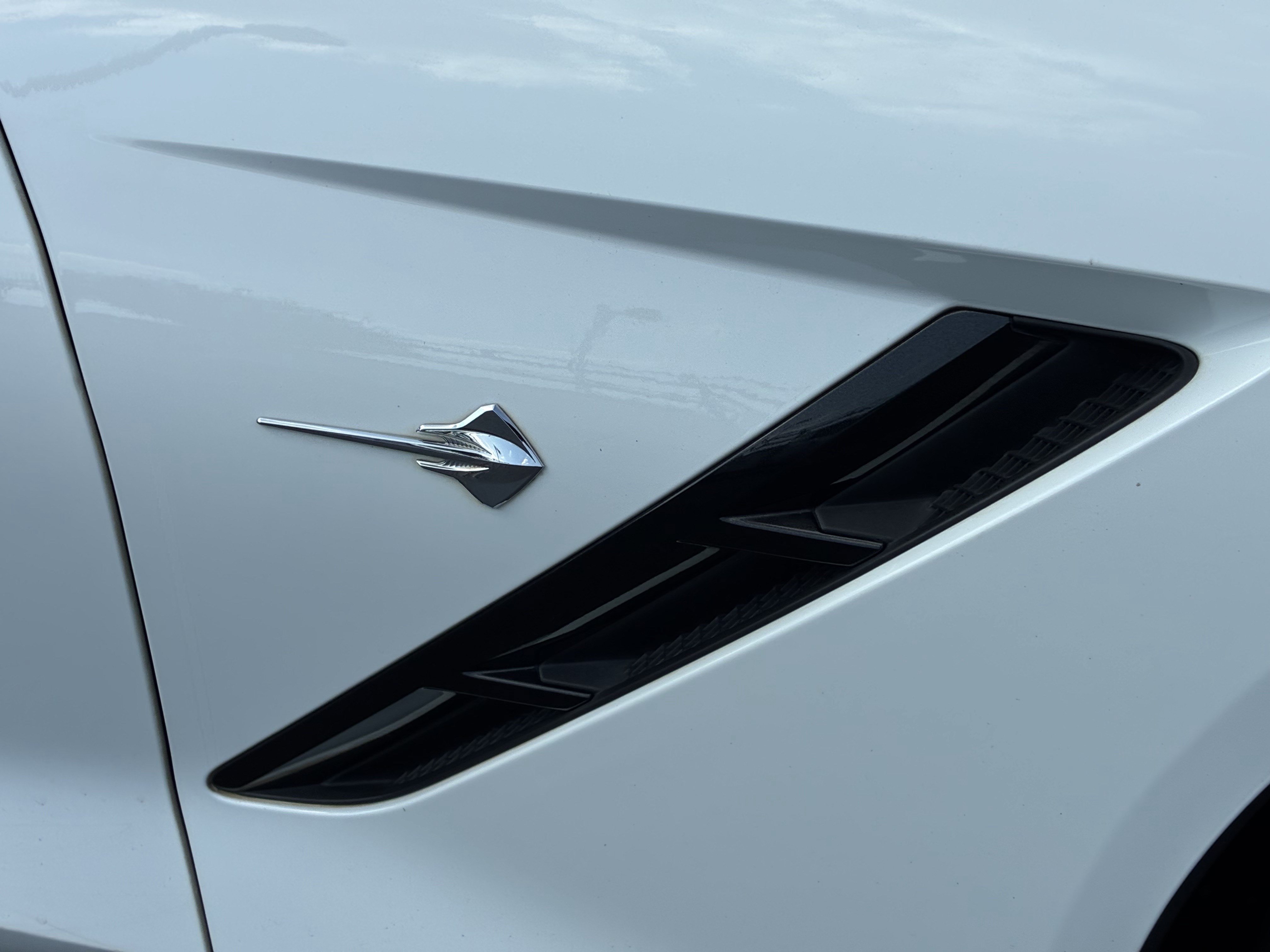 Used 2019 Arctic White Chevrolet 1LT image 7