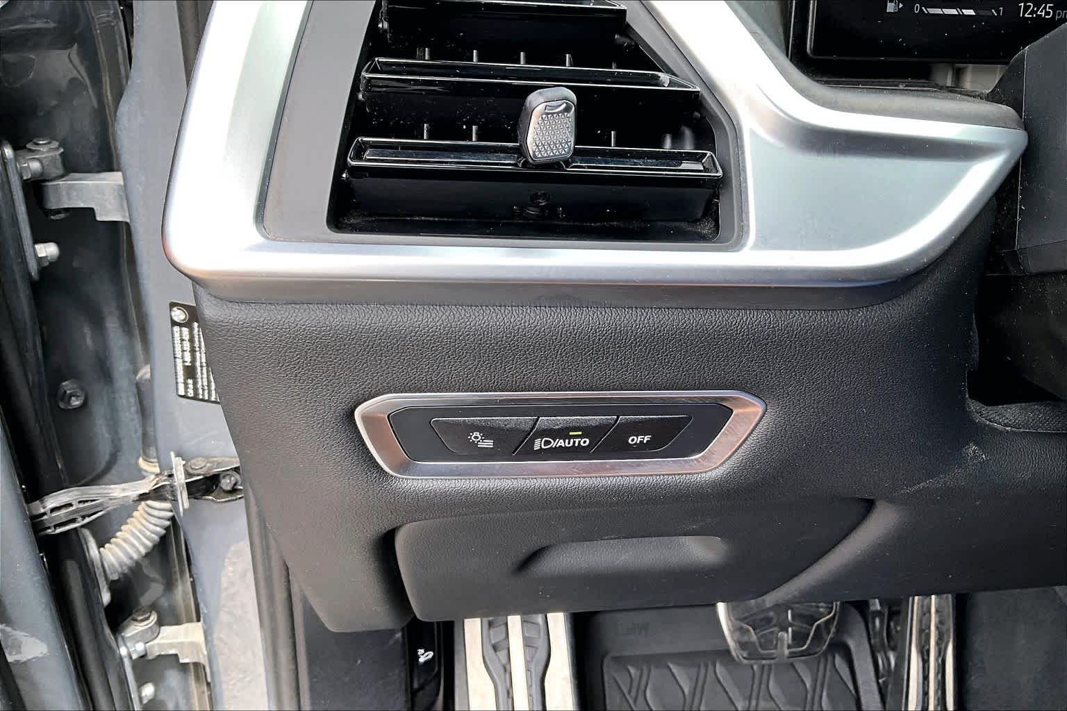 Certified Used 2024 Skyscraper Grey Metallic BMW xDrive40i image 31