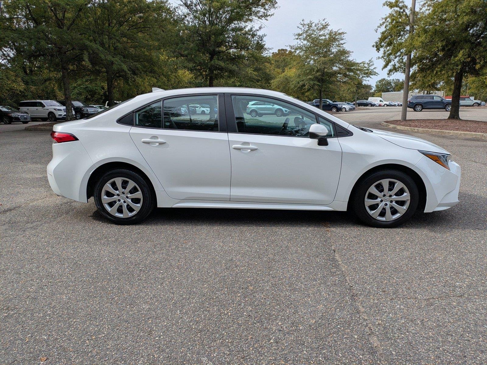 Used 2024  Toyota LE image 3