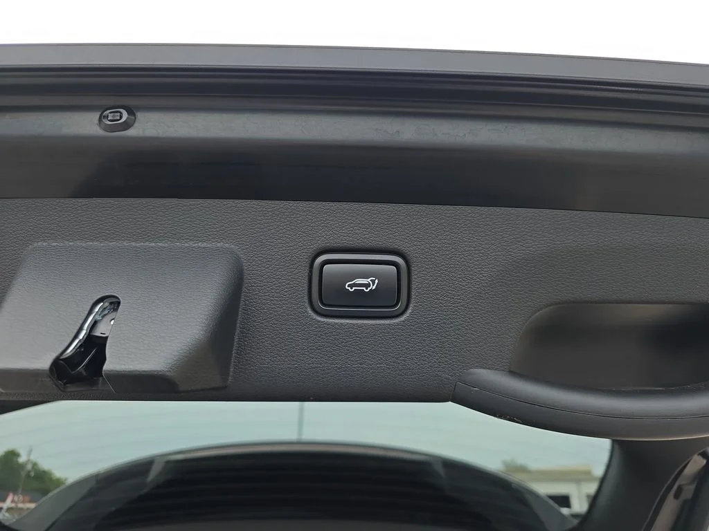 Used 2025 Black Kia EX image 34