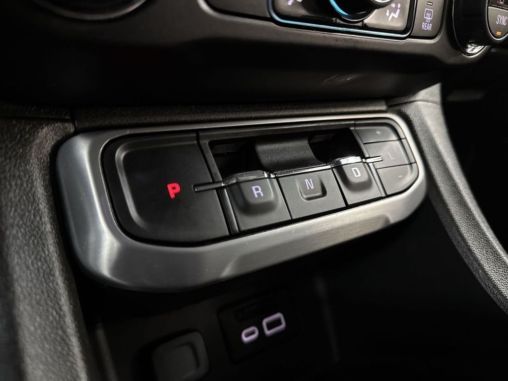 Used 2023 Summit White GMC SLT image 25