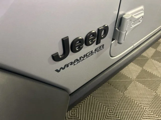 Used 2022 Silver Jeep Unlimited Willys image 39