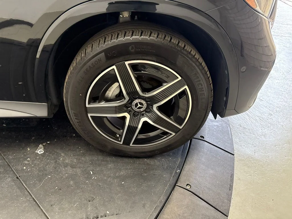 Certified Used 2023 Black Mercedes-Benz GLC 300 image 18