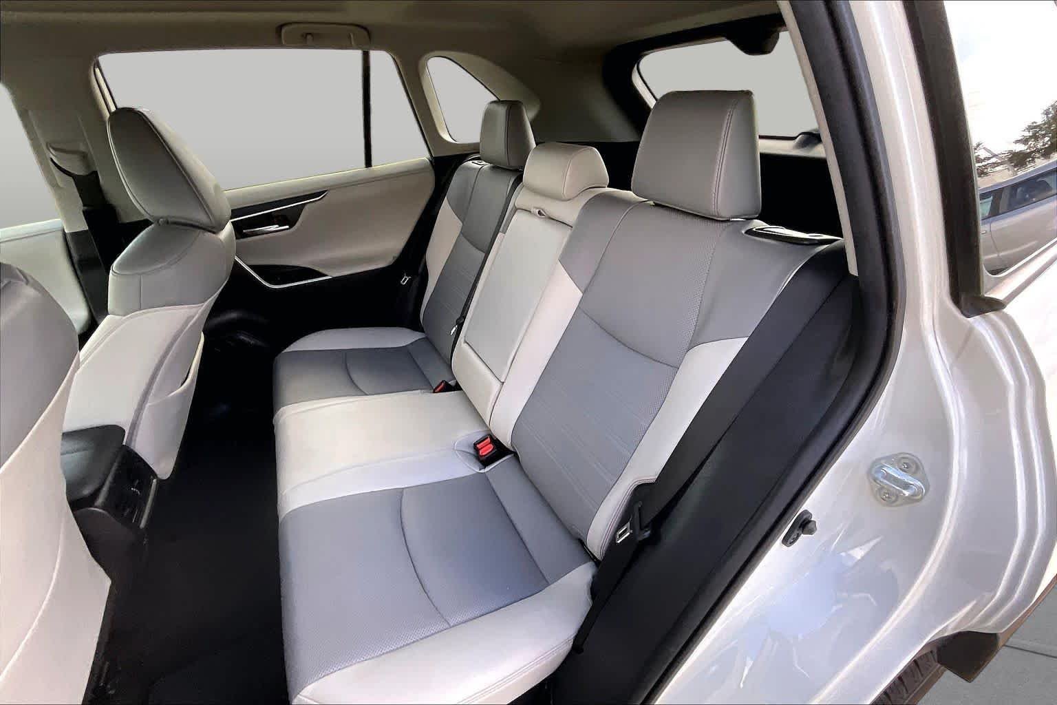 Used 2021 Blizzard Pearl Toyota Hybrid Limited image 21