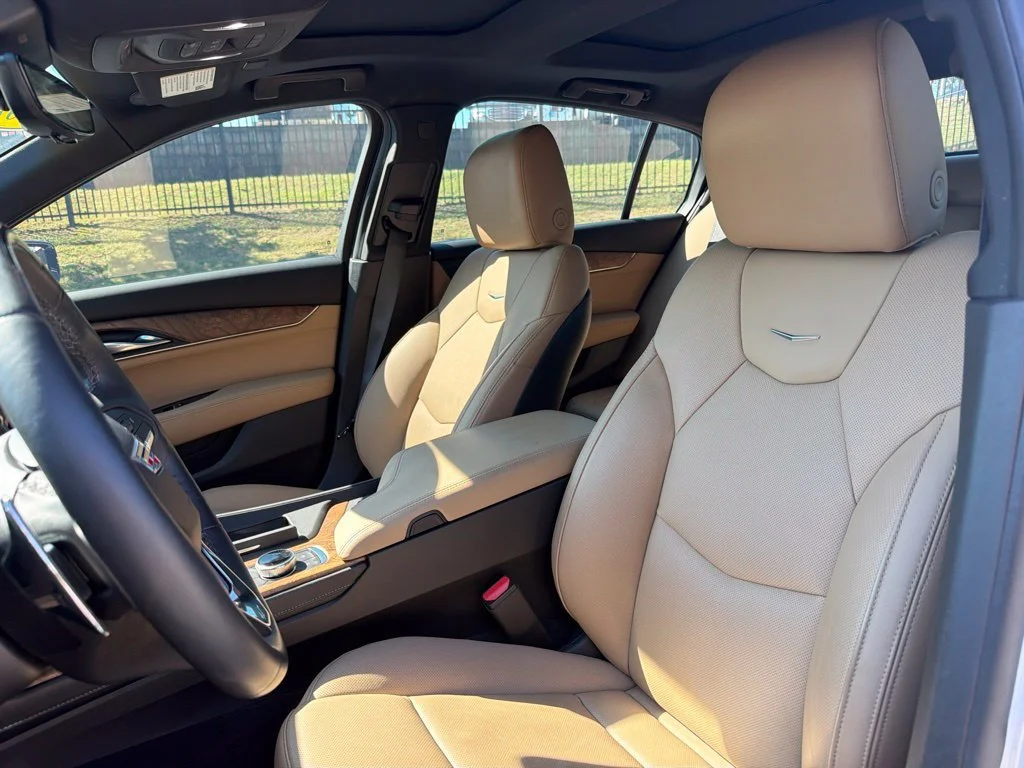 Used 2025 Crystal White Tricoat Cadillac Premium Luxury image 9