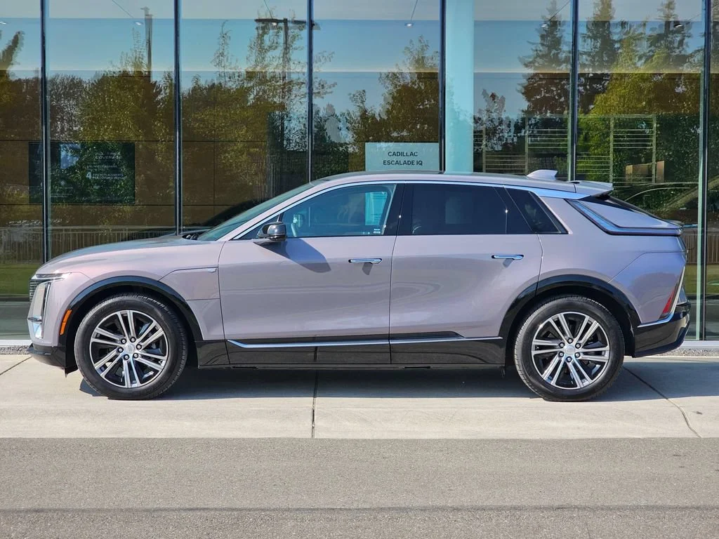 Used 2024 Cadillac LYRIQ Luxury 1 with VIN 1GYKPPRL0RZ125464 for sale in Bellevue, WA