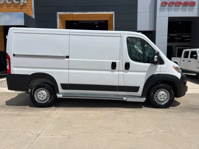 Used 2025 White Ram Base image 2