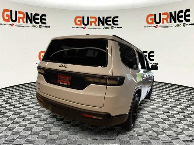 New 2026 Bright White Clear-Coat Exterior Paint Jeep Limited Reserve image 3