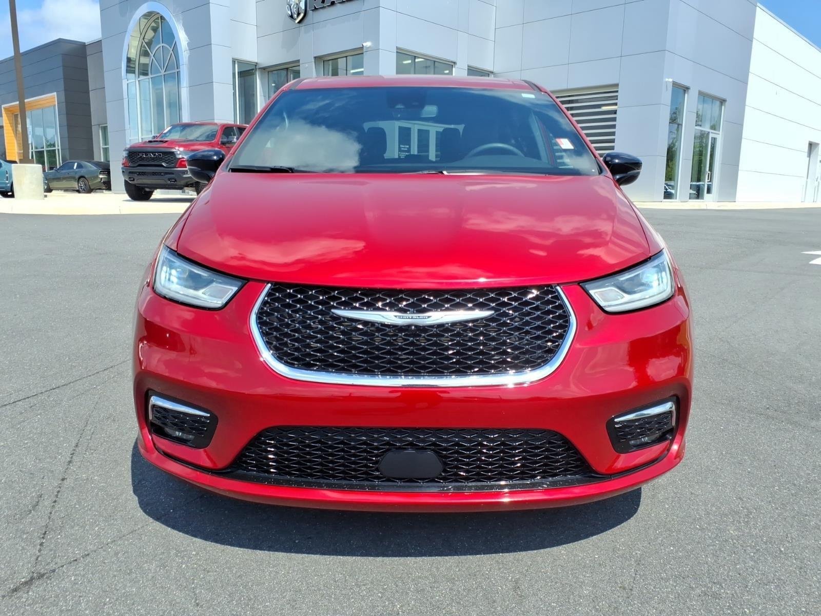 Used 2025 Red Hot Pearlcoat Chrysler Select image 12