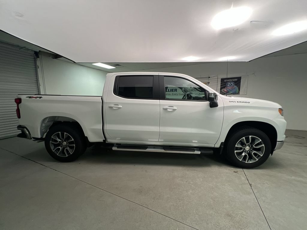 New 2026 Summit White Chevrolet LT (2FL) image 9