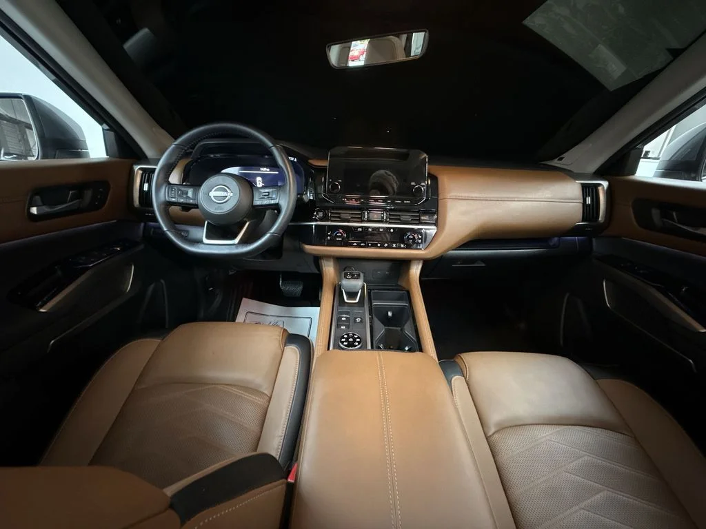 Used 2025 Gun Metallic Nissan Platinum image 21