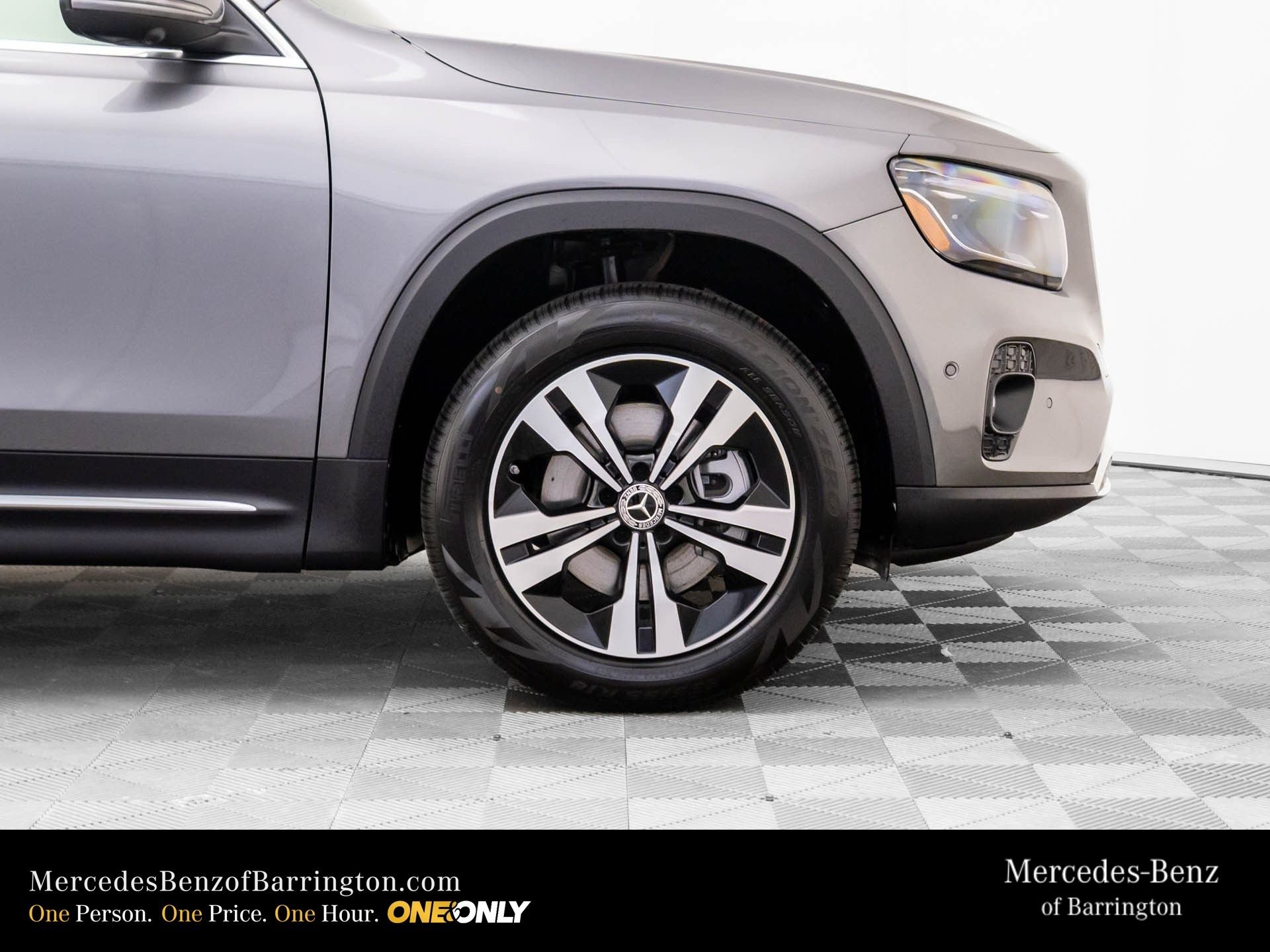 New 2026 Mountain Grey Metallic Mercedes-Benz GLB 250 image 40
