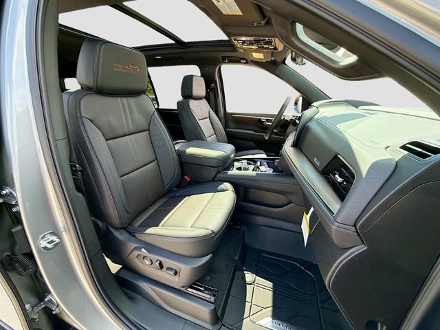 2026 Chevrolet Suburban High Country - Photo 32