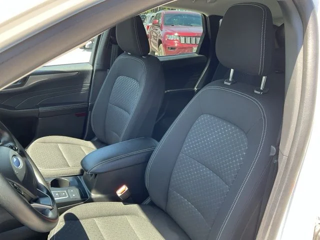 Used 2025 Oxford White Ford Active image 30